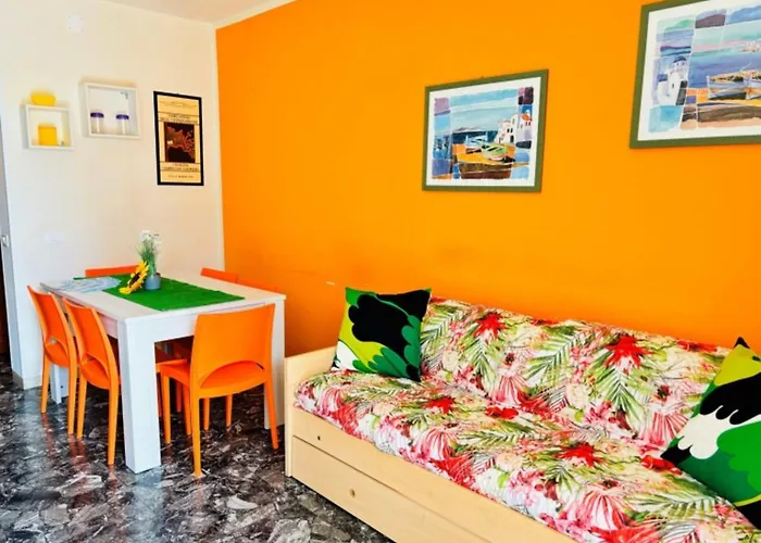 Bright Flat With Balcony Μπιμπιόνε
